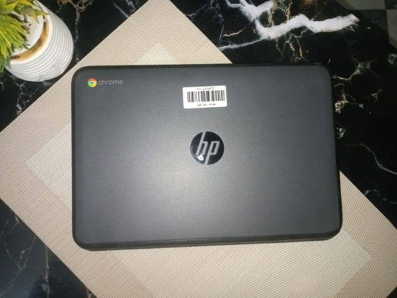 Laptop hp chrome book with charger 4