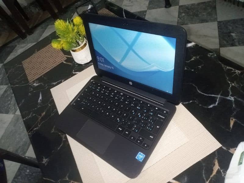 Laptop hp chrome book with charger 5