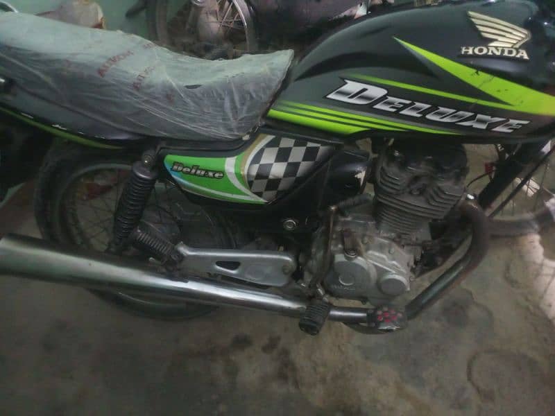 Honda Deluxe 125 neat & Clean Condition 1