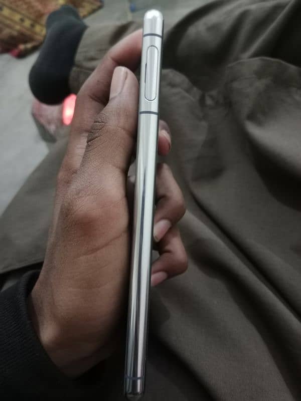 Xperia 5 ii 9/10 condition Non Pta 865 Snapdragon Processor . 1