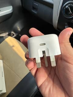 Apple USB-C Power Adapter (20W)