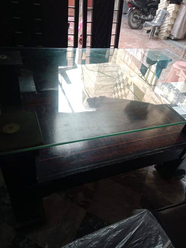 dinning table urgent for sale 0