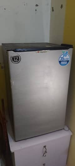 Room size fridge Dawlance for sale urgent mint condition