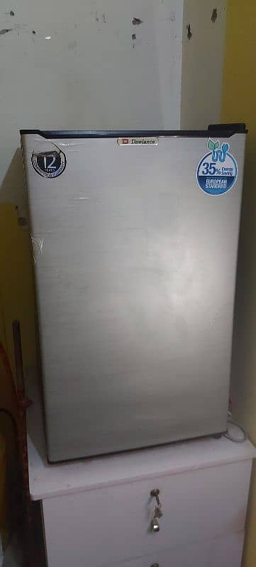 Room size fridge Dawlance for sale urgent mint condition 2