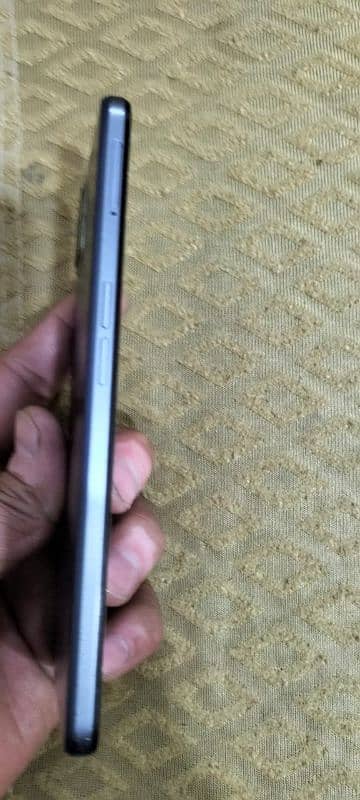 oppo F17 is for sale 8