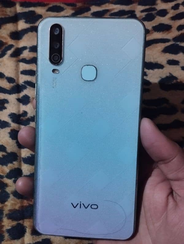 Vivo y17 8 + 256 1