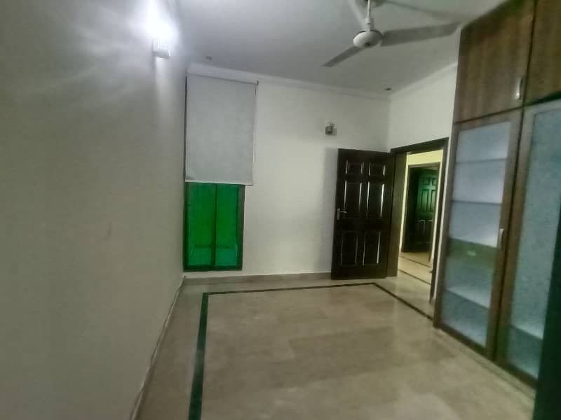 10 MARLA LOWER PORTION AVAILABLE FOR RENT IN DHA PHASE 4 6