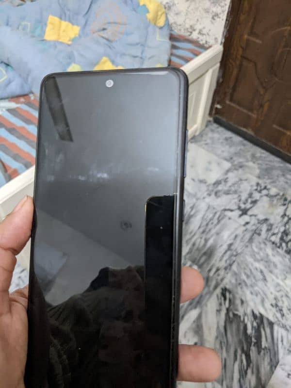 Samsung A51 mobile in 8/10 condition 2