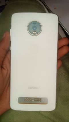 moto Z4 condition 9/10 colour white 128Gb non pta