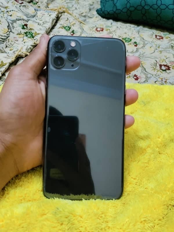 Iphone 11 pro max grey colour non pta 3