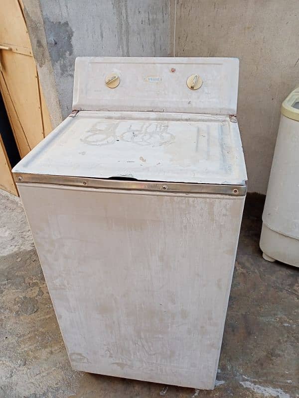 washing machine in very good condition 3