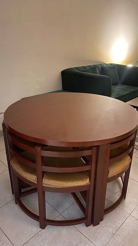 Round Dining Table 0