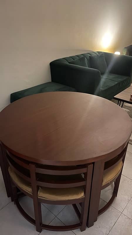 Round Dining Table 3