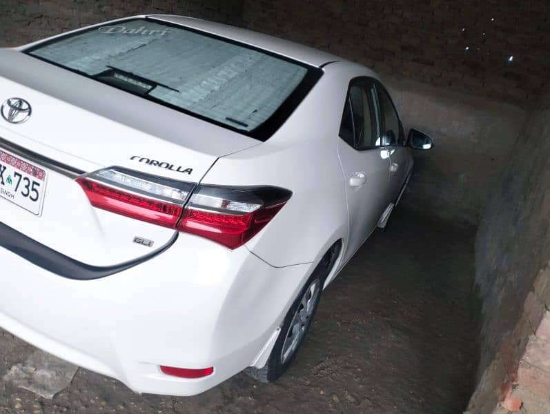 Toyota Corolla GLI 2019 SuperWhite 4