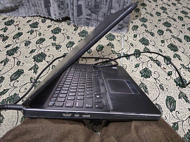 DELL Laptop i7 6th generation 1