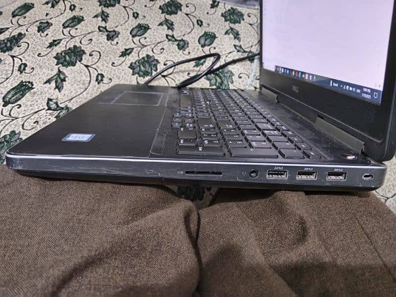 DELL Laptop i7 6th generation 3