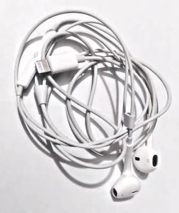 Apple used original handsfree and box 0