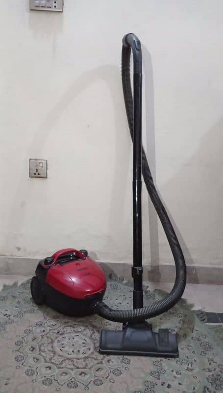 vacuum cleaner midea. 2