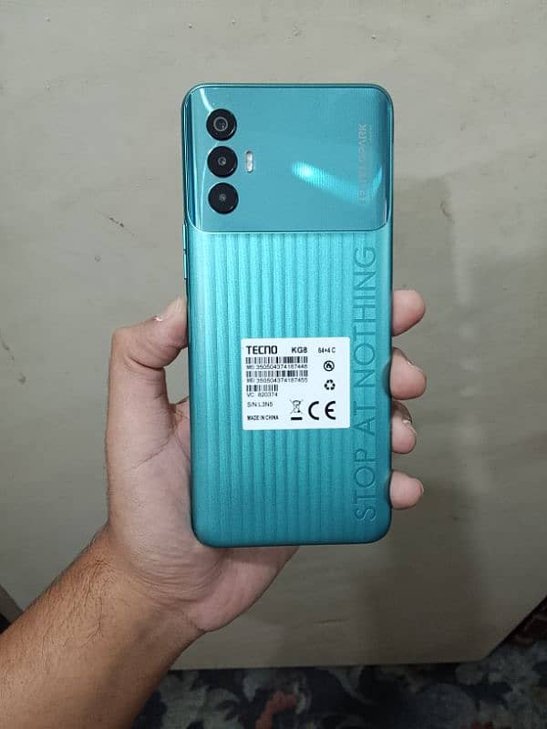 Tecno spark 8 pro 4/64 3