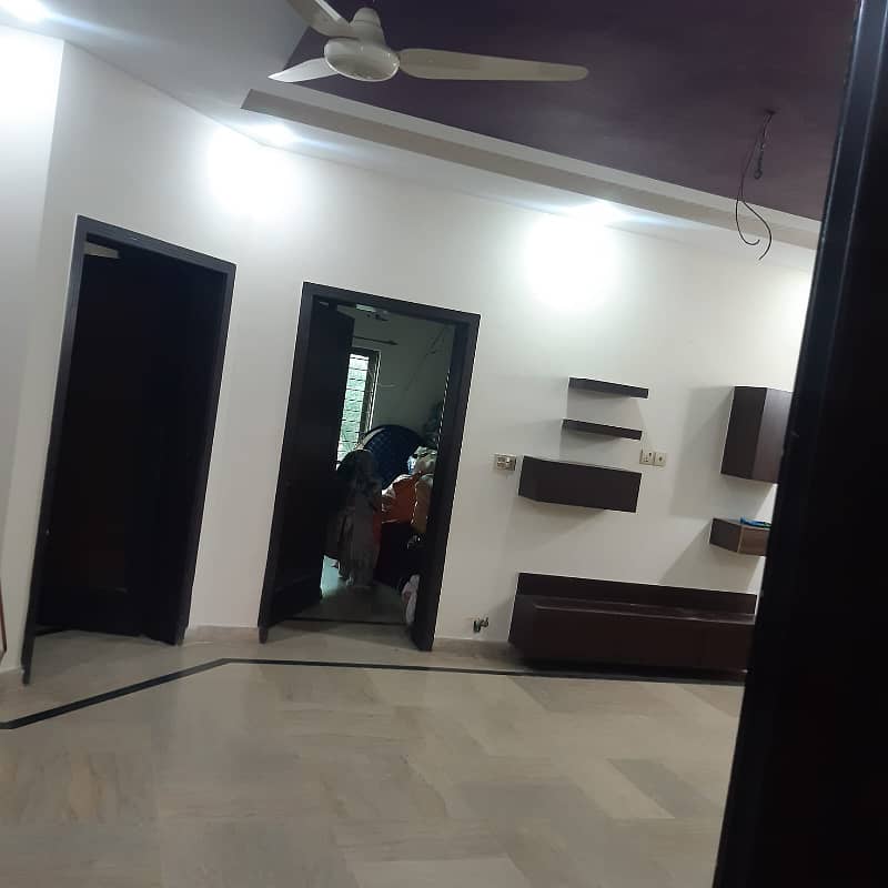 10 Marla House In Bahria Town Lahore For Sale 4