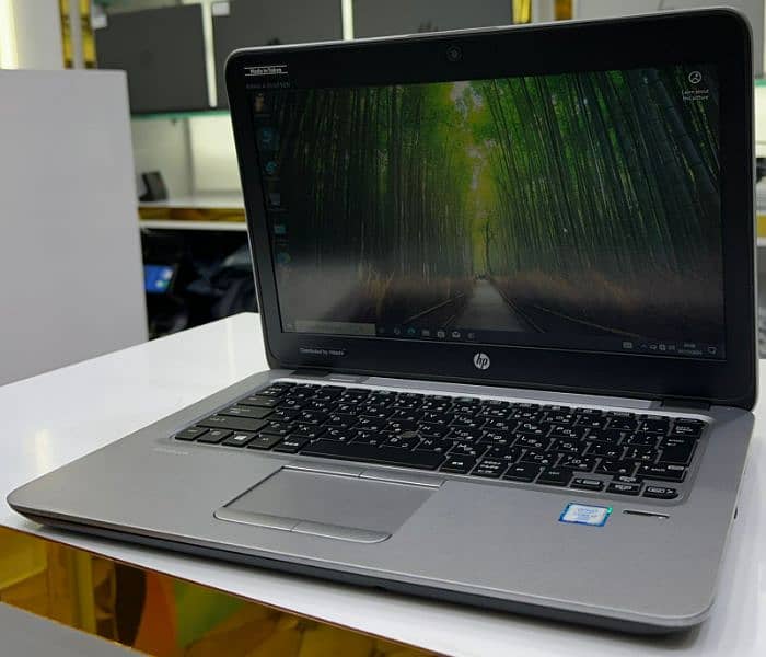 Hp slim light weight business laptop 2