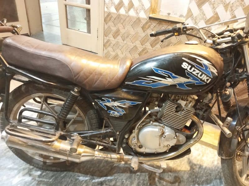 Suzuki gs150 6