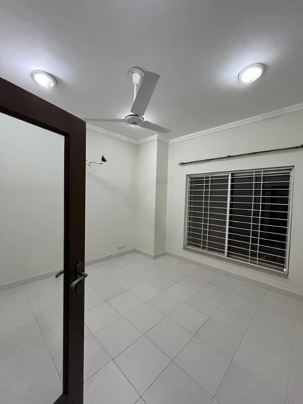 6.11 Marla House In Bahria Town For Rent 4