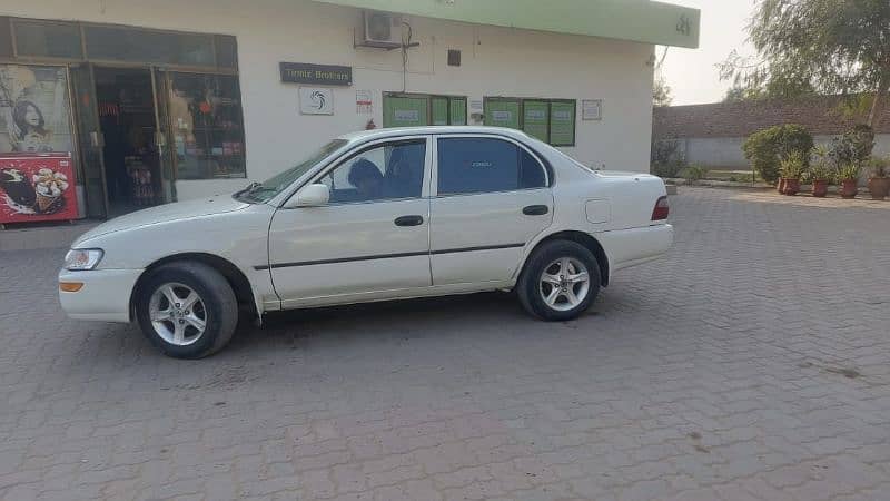 Toyota Corolla XE 2000 1