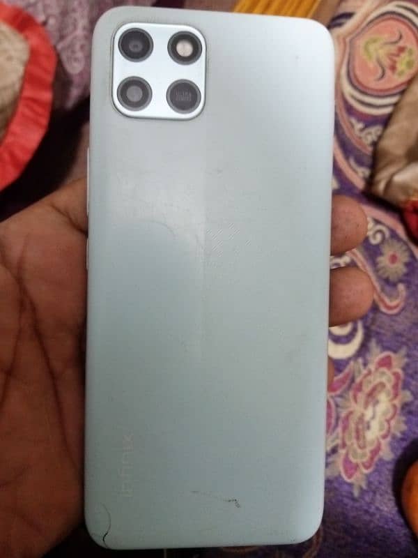 infinix smart 6hd  2+1/32gb 3