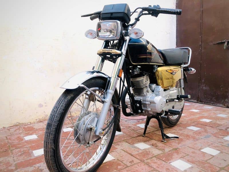 Honda CG125 Gold Edition 1