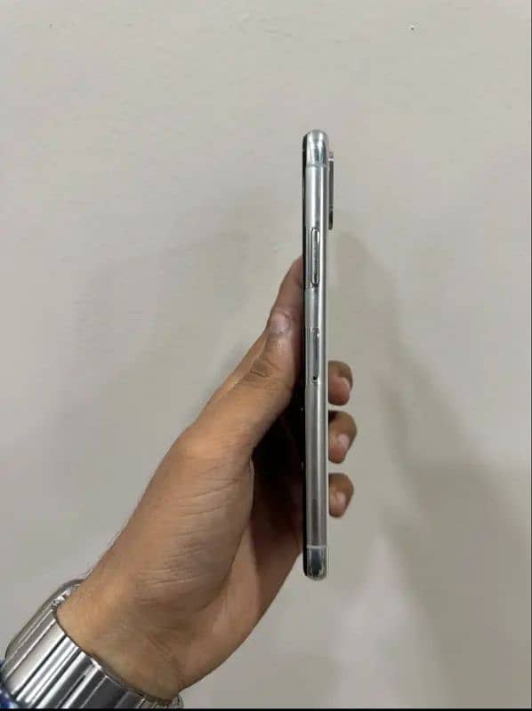 IPHONE XS 256 GB NON PTA  FACTORY UNLOCK 1