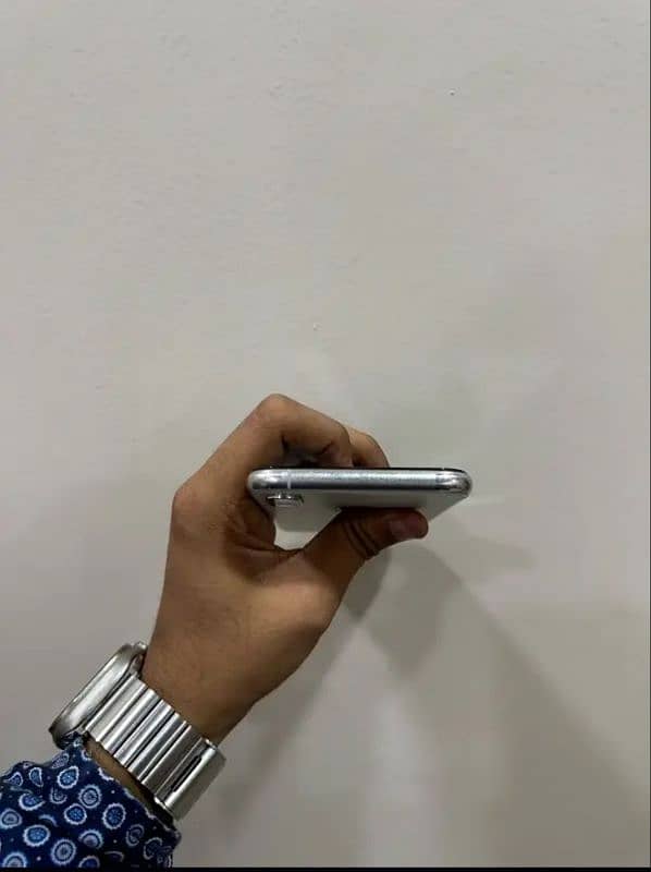 IPHONE XS 256 GB NON PTA  FACTORY UNLOCK 2