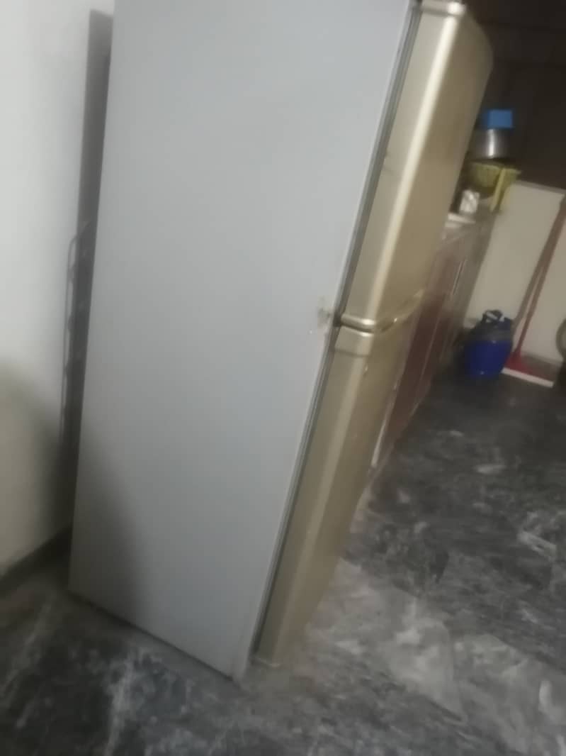 Dawlance Fridge For Urgent Sale 1