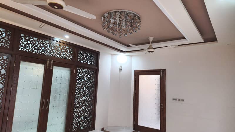 10 Marla House In Bahria Town Lahore For Sale 12