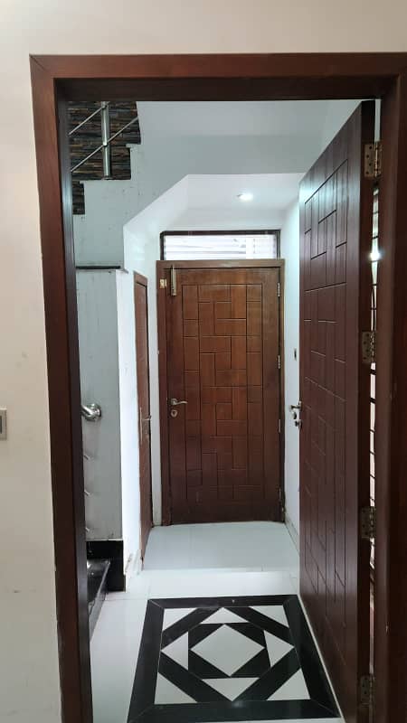 10 Marla House In Bahria Town Lahore For Sale 25