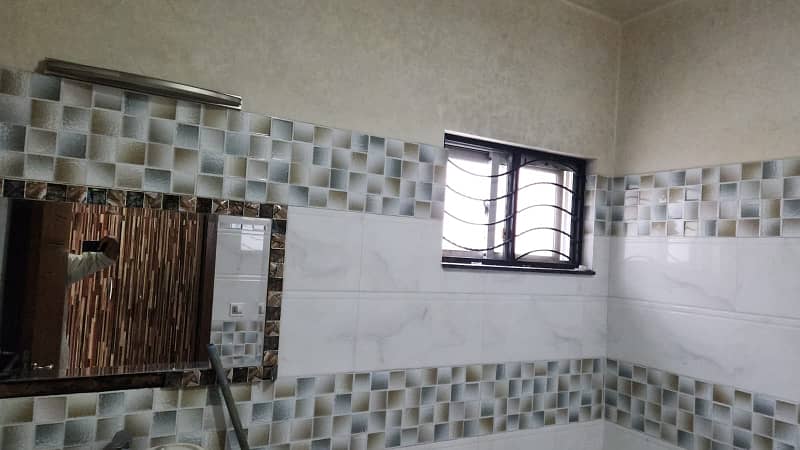 10 Marla House In Bahria Town Lahore For Sale 42