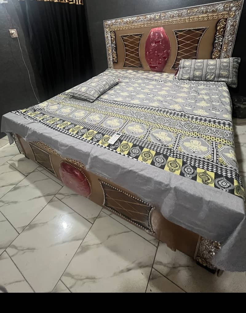 King size beautiful bed available 1