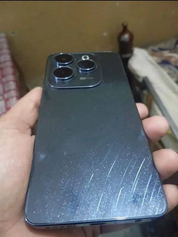 Infinix hot 40 pro 10/10 complete 0