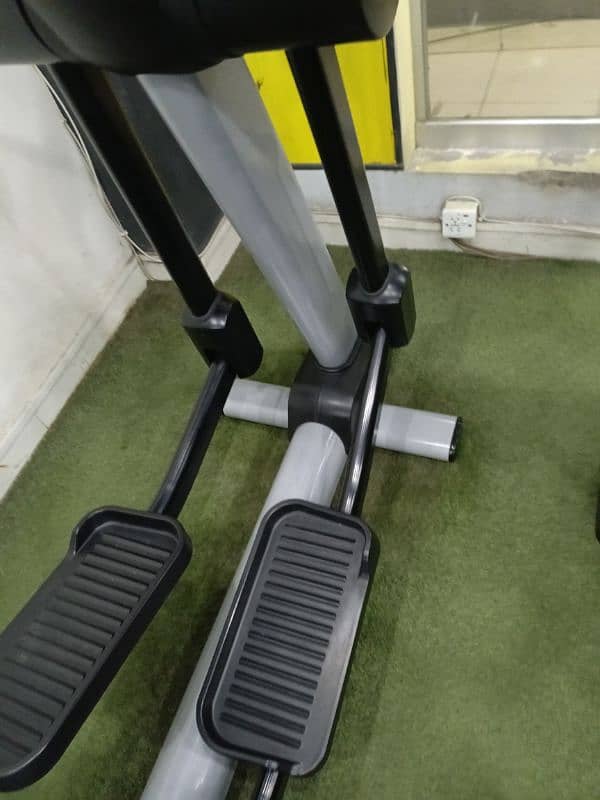 treadmill elliptical and uprait bike technologym 1