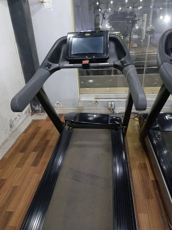 treadmill elliptical and uprait bike technologym 11