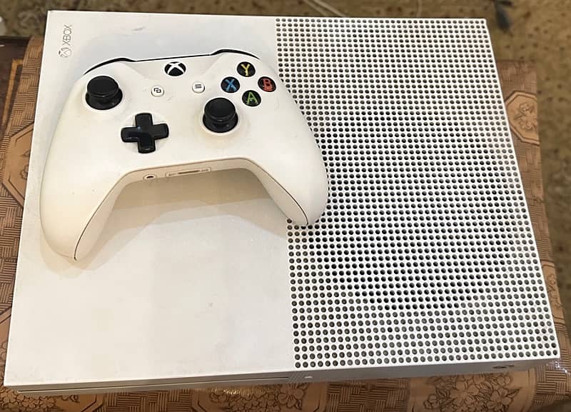 Xbox One S 1 TB With 13 Games 1