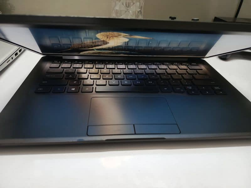 Dell Latitude 7400 Laptop in Excellent Condition 5