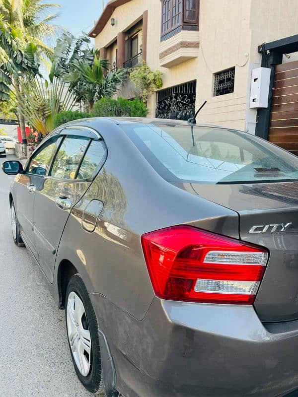 Honda City 2018/2017 1st owner company maintained 6