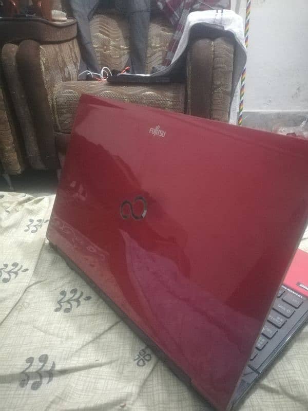 i3 3rd generation Laptop 8gb 320gb condition 10/10 1