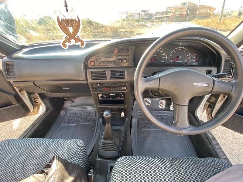 Toyota Corolla XE 1990 3