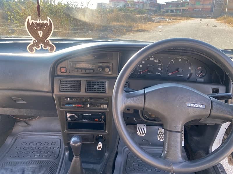 Toyota Corolla XE 1990 4