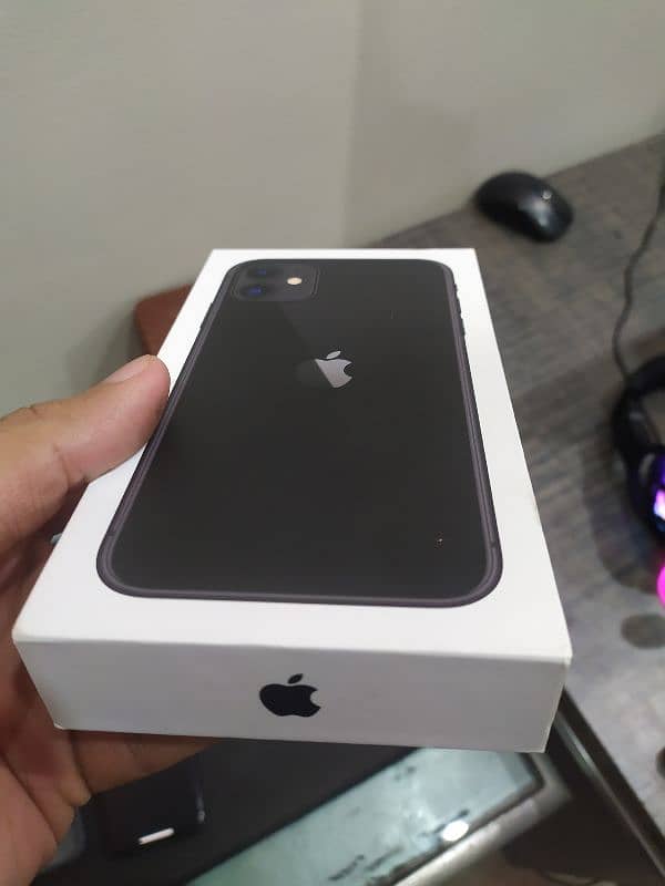 iphone 11 exchange possible any phone black color with box 1