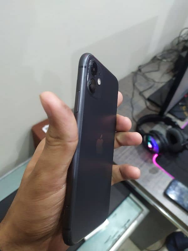 iphone 11 exchange possible any phone black color with box 2