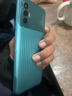 Tecno spark 8 pro 10/9