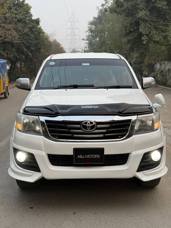 Toyota Hilux 2014 3.0 TRD EX 0